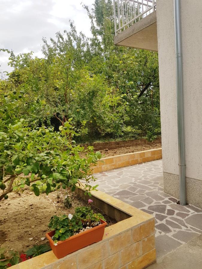 Apartments Aurora Kastela Exterior photo